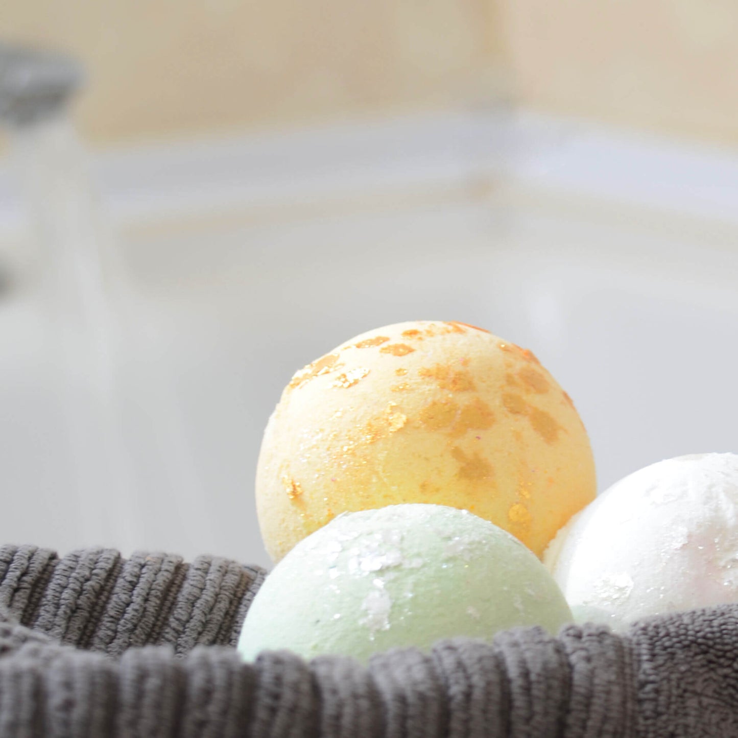 Large Coconut Dream Bath Bomb